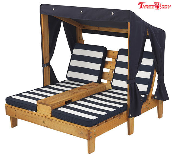 Doppie chaise longue all'aperto di legno, tempo delle sedie di salotto del cortile resistente